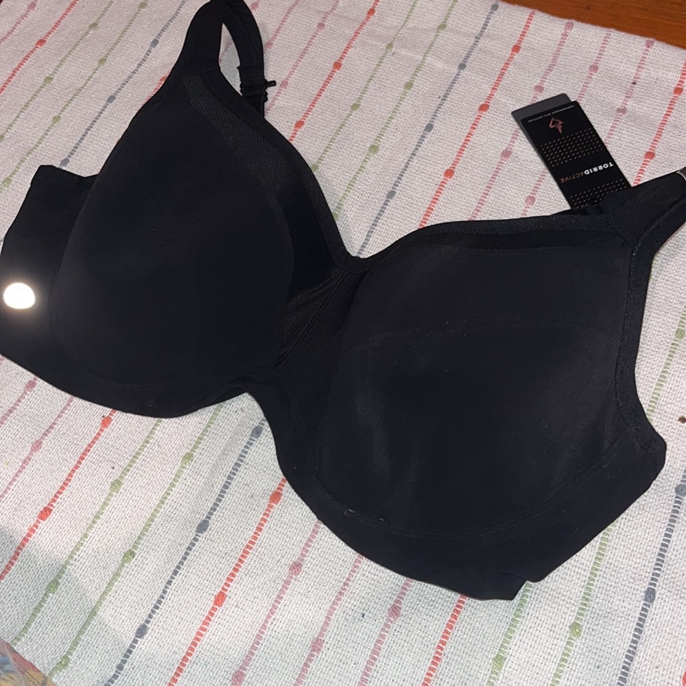 46 DD torrid active bra